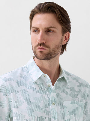 Camisa de verano con estampado elegante